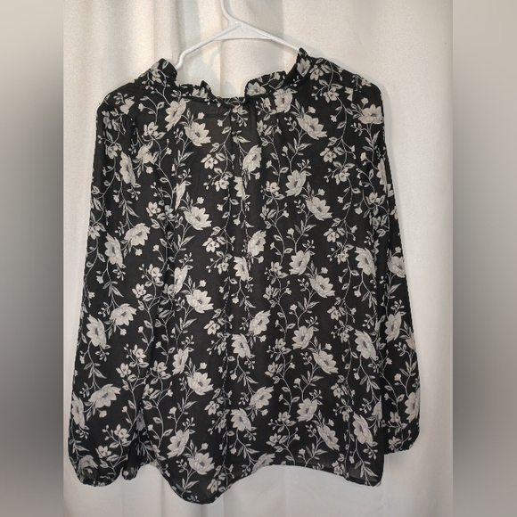 Old Navy Dark Cottage Top Medium Black Floral Ruffle Peasant Bohemian - Picture 5 of 10